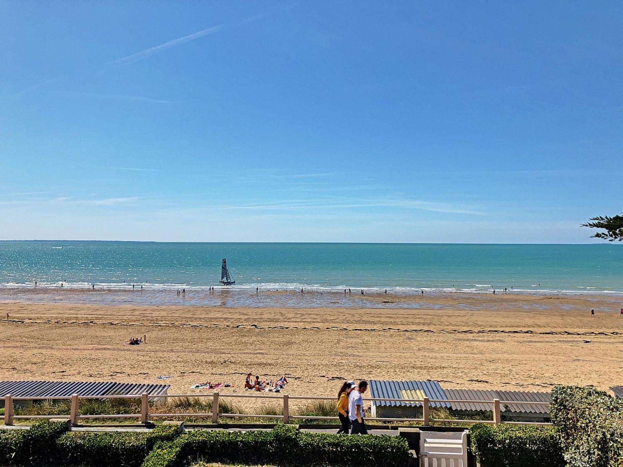 Appartement Avec Balcon, Jardin, Et Acces Plage - Fr-1-361-492 Jullouville-les-Pins Exterior foto